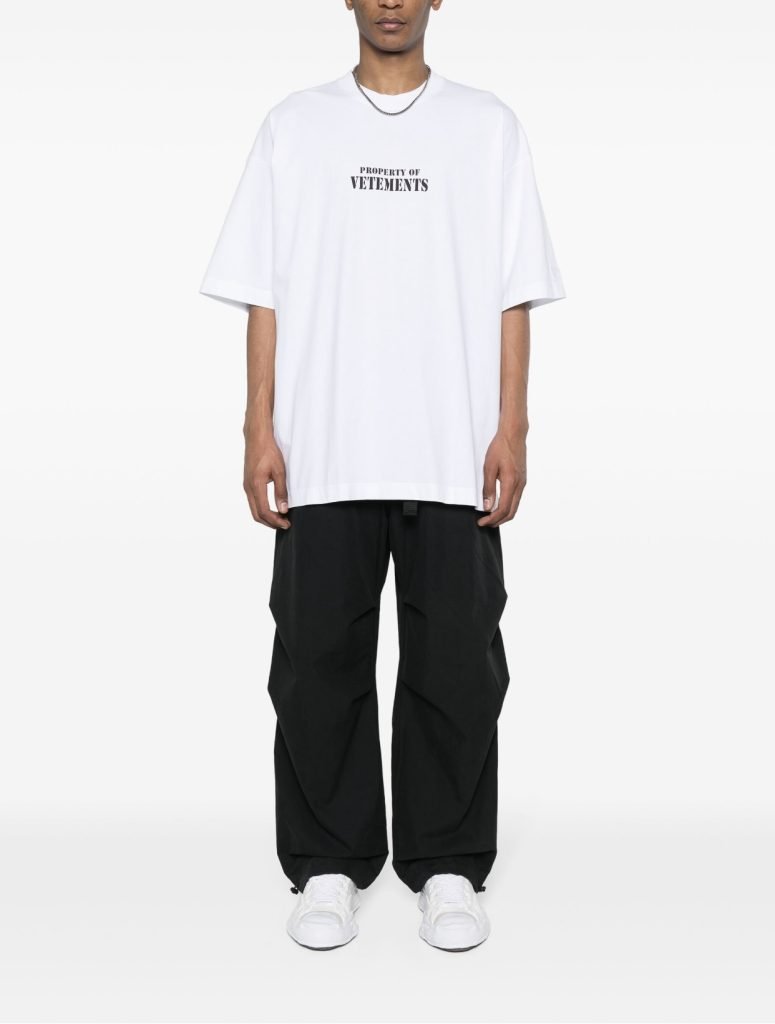 Vetements(ヴェトモン)  芸能人  偽物 ロゴプリントオシャレカジュアル半袖Tシャツ