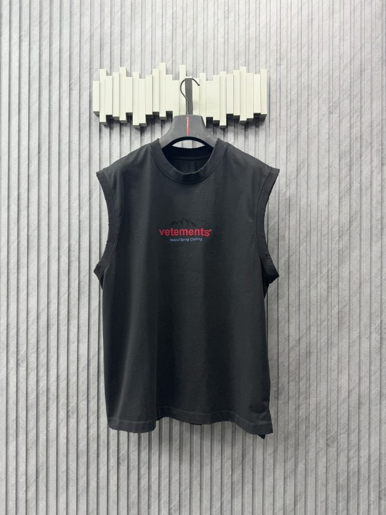 VETEMENTS(ヴェトモン) 2024夏の新作コピータンクトップ