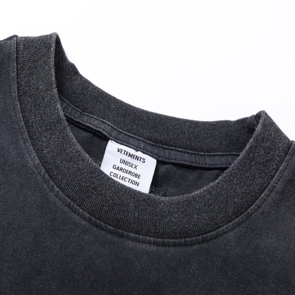 VETEMENTS(ヴェトモン) スーパーコピー  雪山プリント半袖