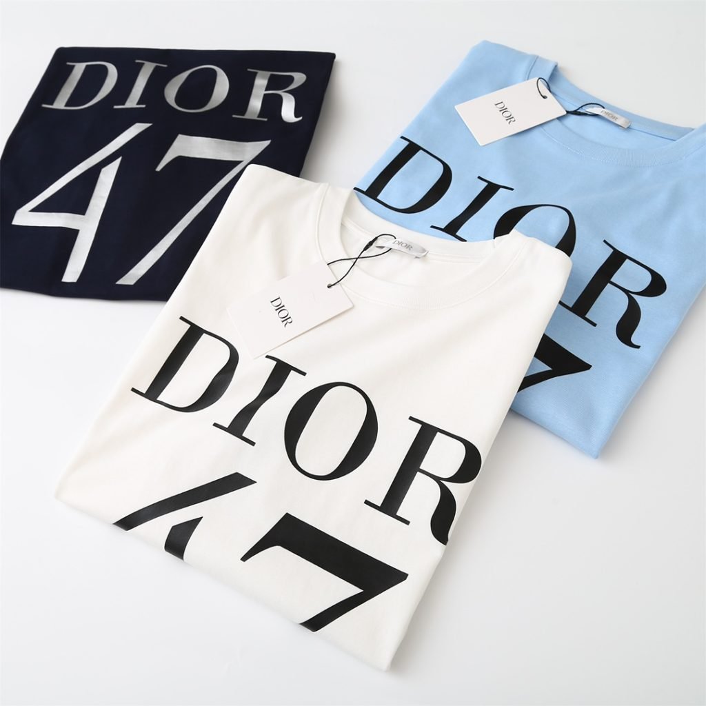   入手困難  ディオール スーパーコピー 1947ロゴプリントカジュアル半袖Tシャツ