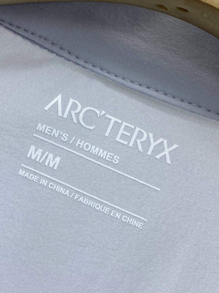 新作到着!! ストレッチ性と通気性が良いです!超薄くて軽いカジュアル 日焼け止め服