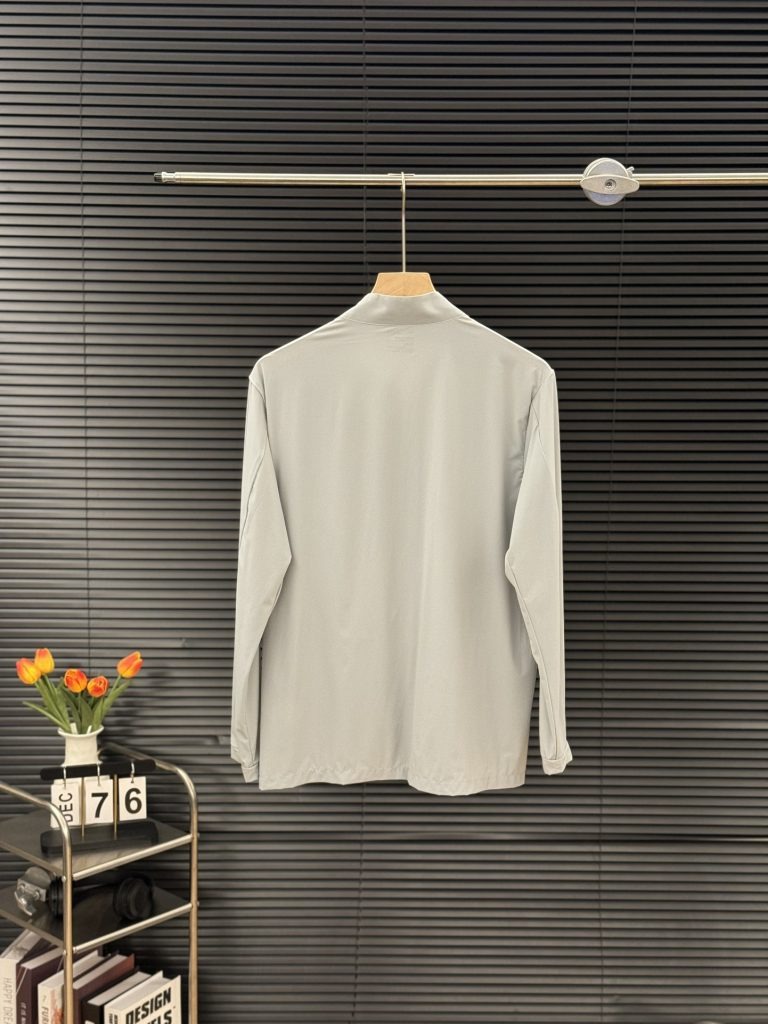 アークテリクス 偽物 入手困難 スタンドカラー速乾通気日焼け止め服フード付き日焼け止め服