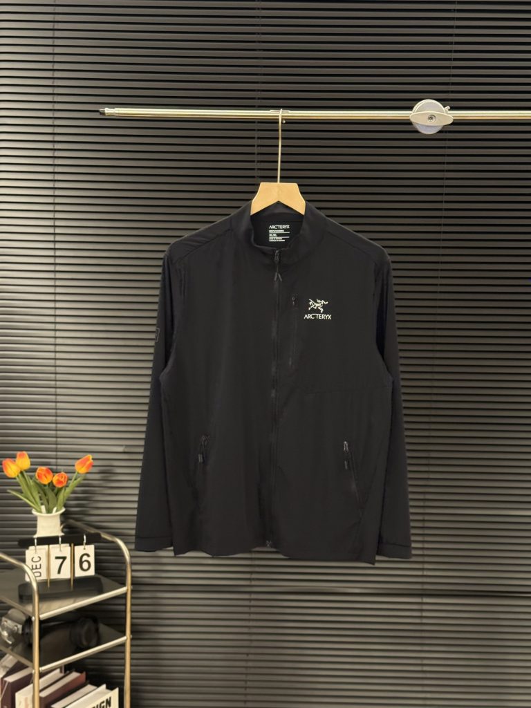 アークテリクス 偽物 入手困難 スタンドカラー速乾通気日焼け止め服フード付き日焼け止め服