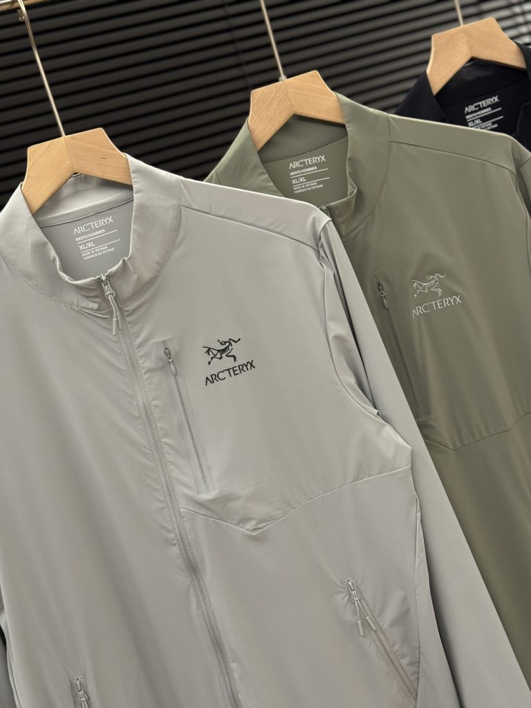 アークテリクス 偽物 入手困難 スタンドカラー速乾通気日焼け止め服フード付き日焼け止め服