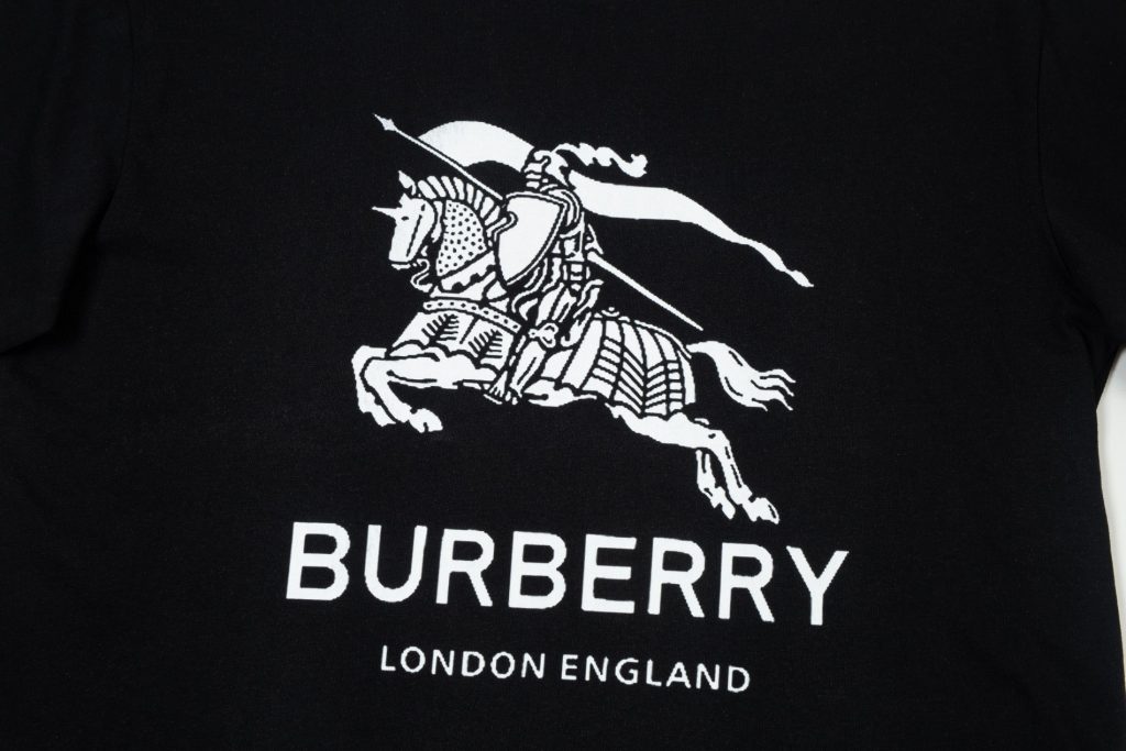 大人気個性がある雰囲気 バーバリー コピー アイキャッチアルファベットロゴプリントカジュアル半袖