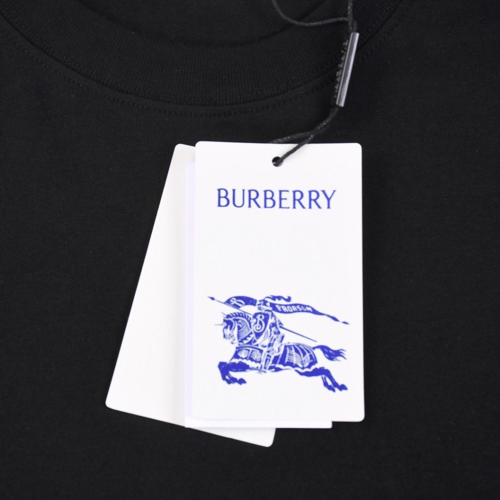 バーバリー  偽物 ファッション 高品質で柔らかくて快適なプリントlogoTシャツ