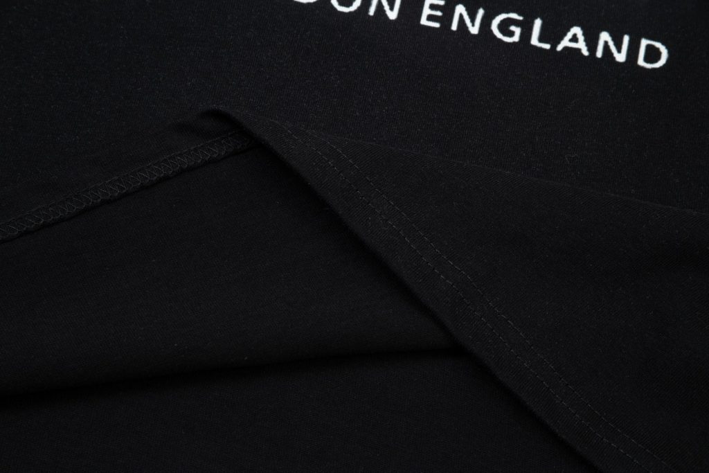 大人気個性がある雰囲気 バーバリー コピー アイキャッチアルファベットロゴプリントカジュアル半袖