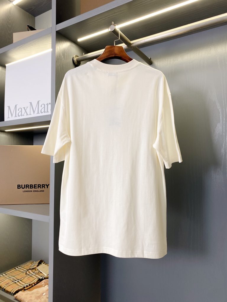 バーバリー 偽物 ロゴプリント通気性が良く快適な半袖Tシャツ