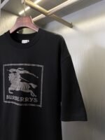 バーバリー 半袖Tシャツ コピー 入手困難 ロゴプリント通気性が良く快適な