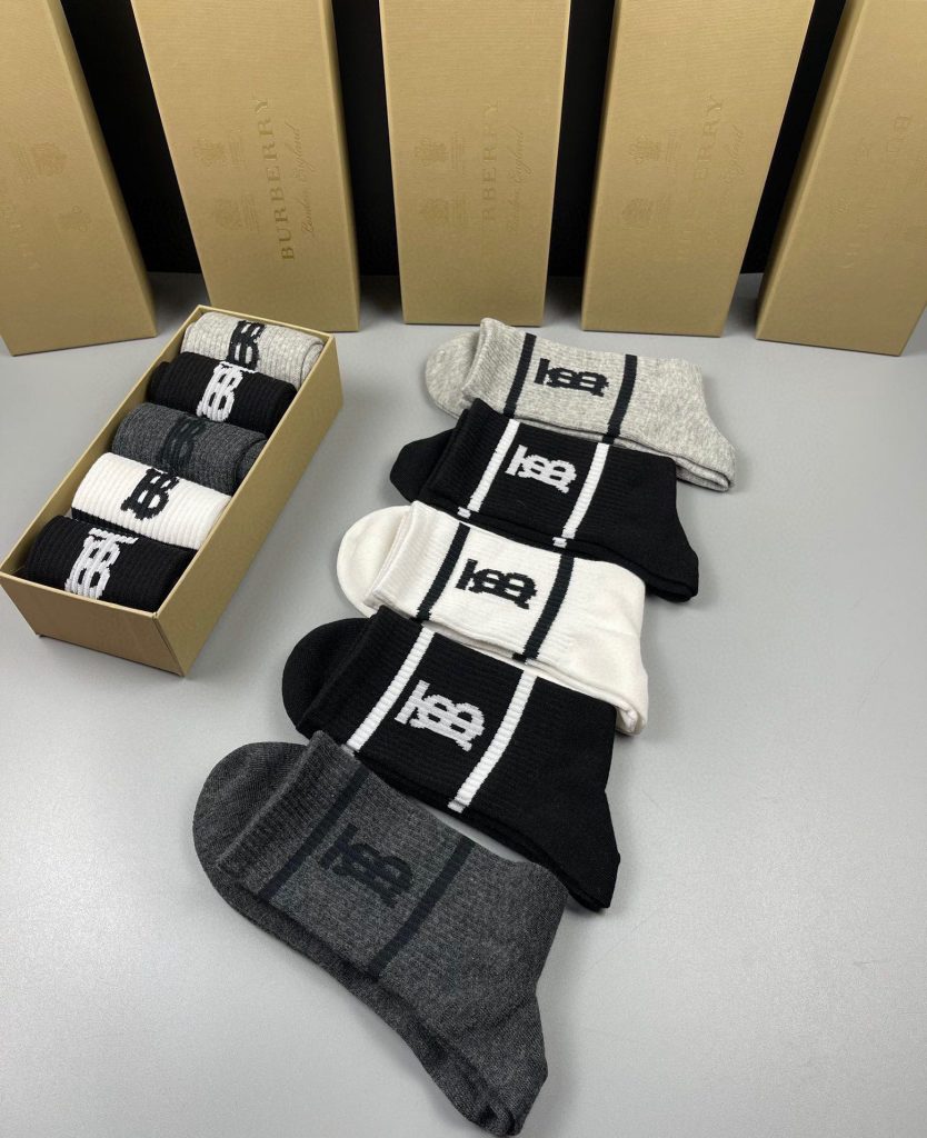 HOT100%新品 バーバリー スーパーコピー 純綿通気性が良く快適な靴下