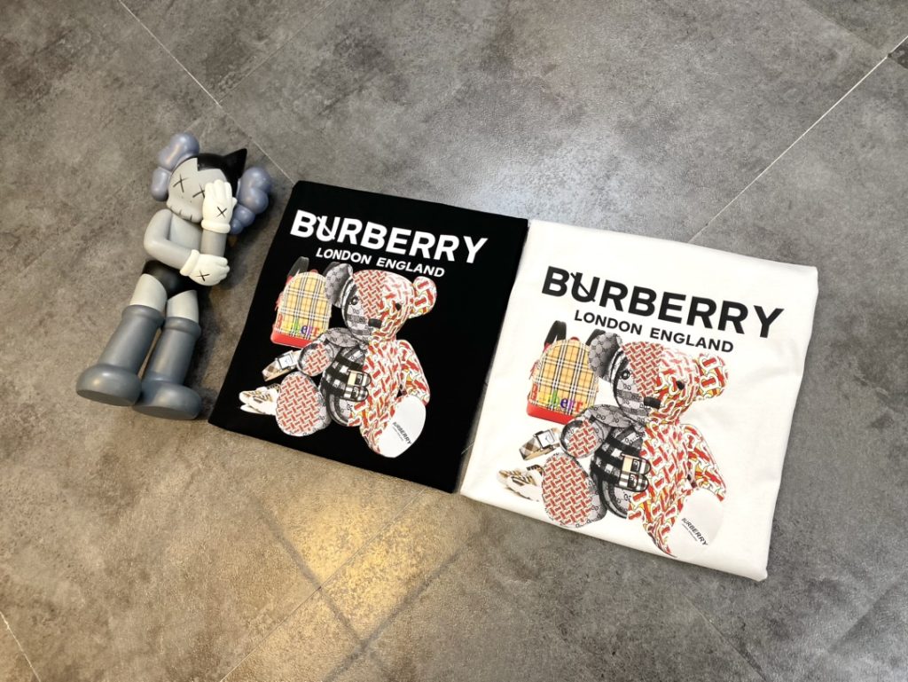 新作到着!! バーバリー 業界最高い品質 熊ちゃんプリントカジュアル半袖Tシャツ