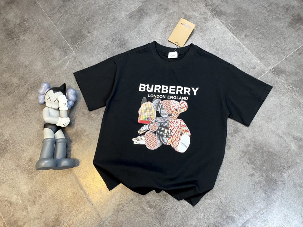 新作到着!! バーバリー 業界最高い品質 熊ちゃんプリントカジュアル半袖Tシャツ