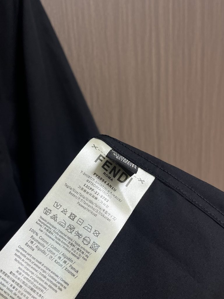  フェンディ コピー ファッション シンプルカジュアルスタイル半袖Tシャツ