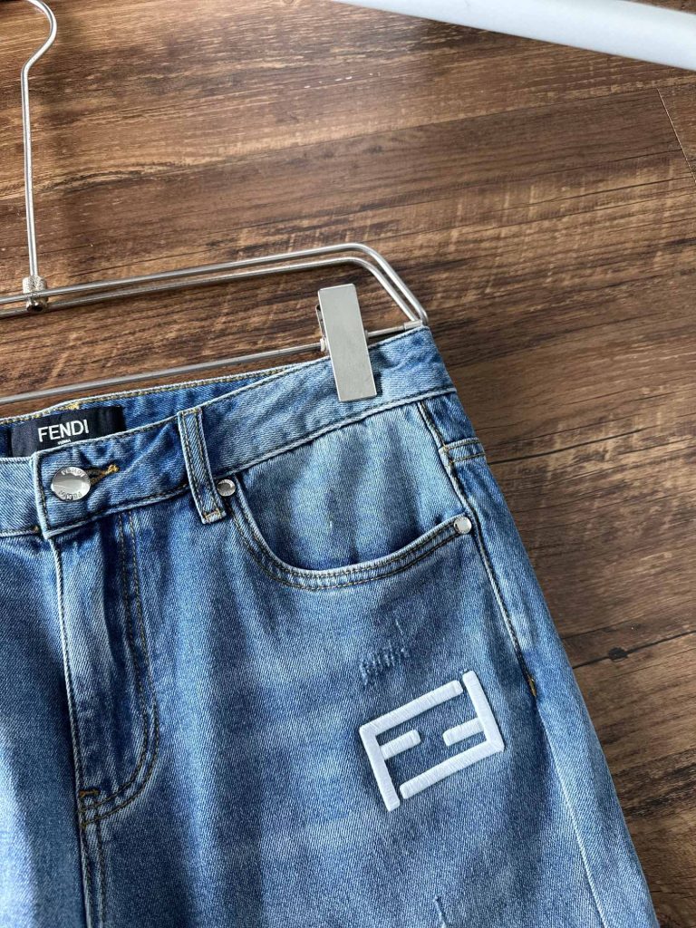 フェンディ n級品  入手困難 アルファベット刺繍ロゴカジュアルジーンズ
