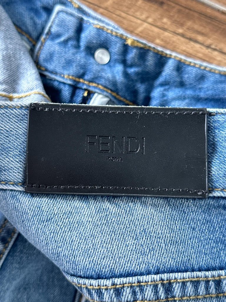 フェンディ n級品  入手困難 アルファベット刺繍ロゴカジュアルジーンズ