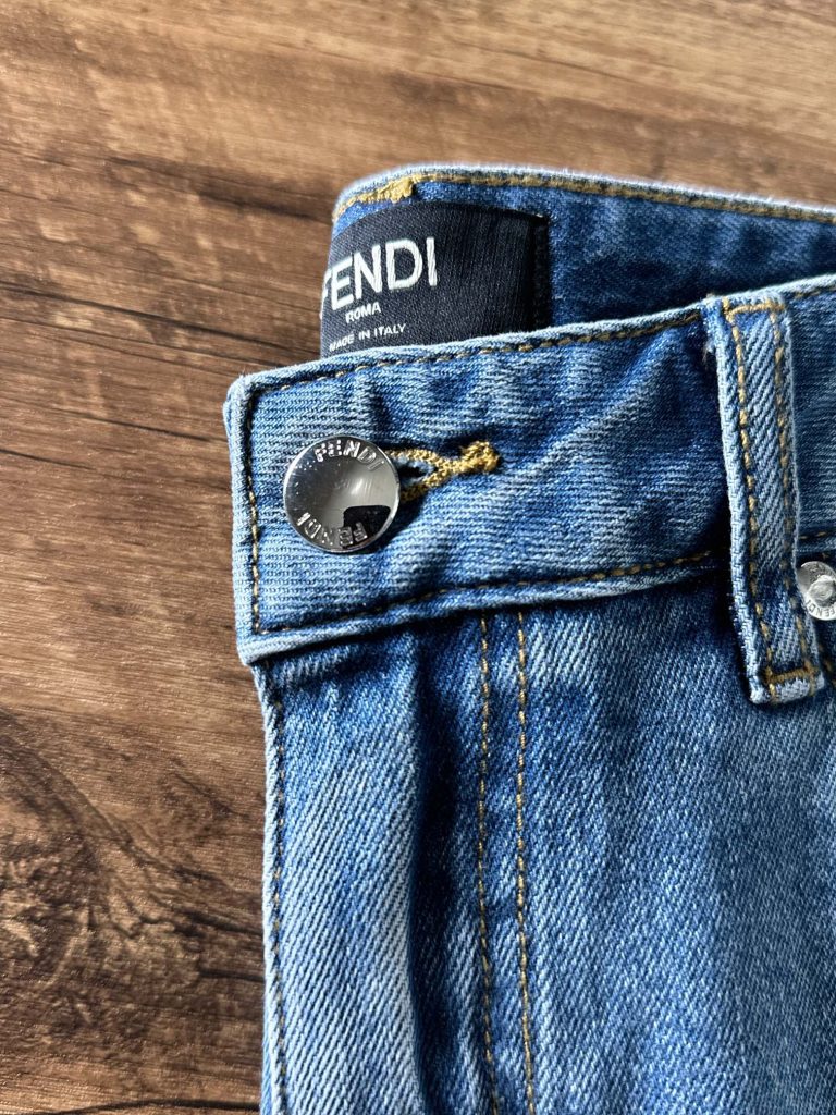フェンディ n級品  入手困難 アルファベット刺繍ロゴカジュアルジーンズ
