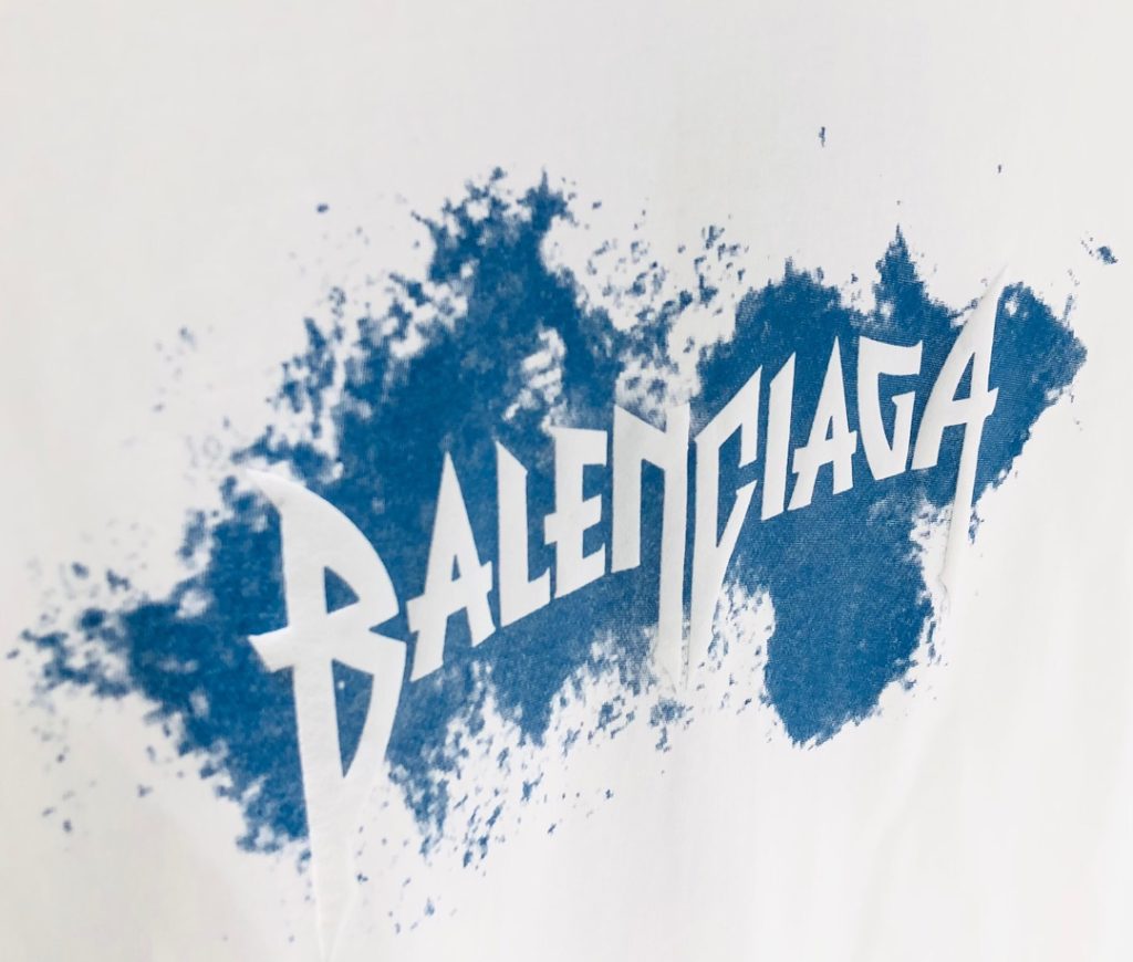 バレンシアガ 芸能人 スーパーコピーフロッキープリントカジュアル半袖Tシャツ 
