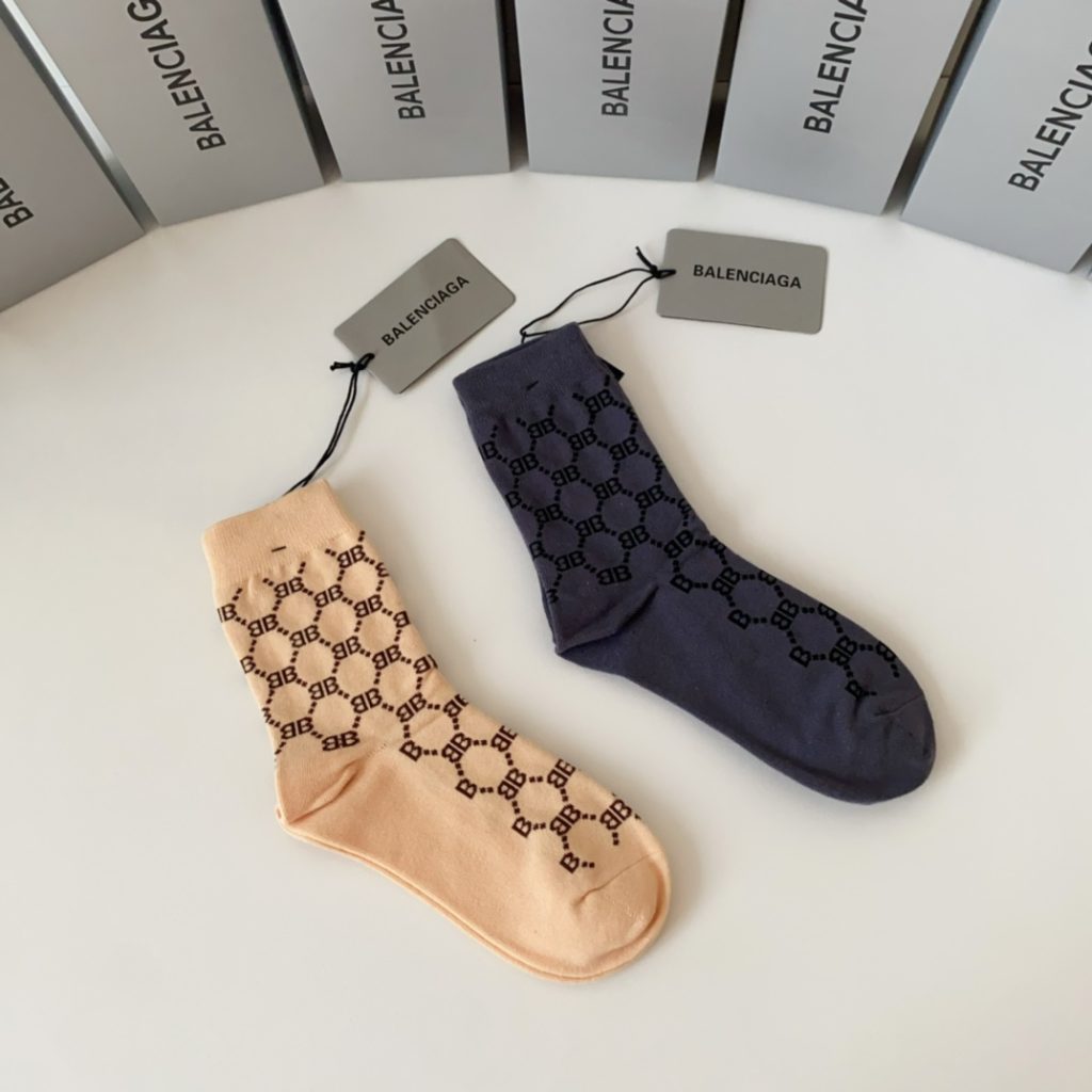 入手困難 存在感のある バレンシアガ コピー 靴下 激安販売