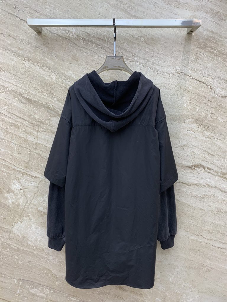 芸能人愛用 高級感あるバレンシアガ コピー フード付きパーカーコート