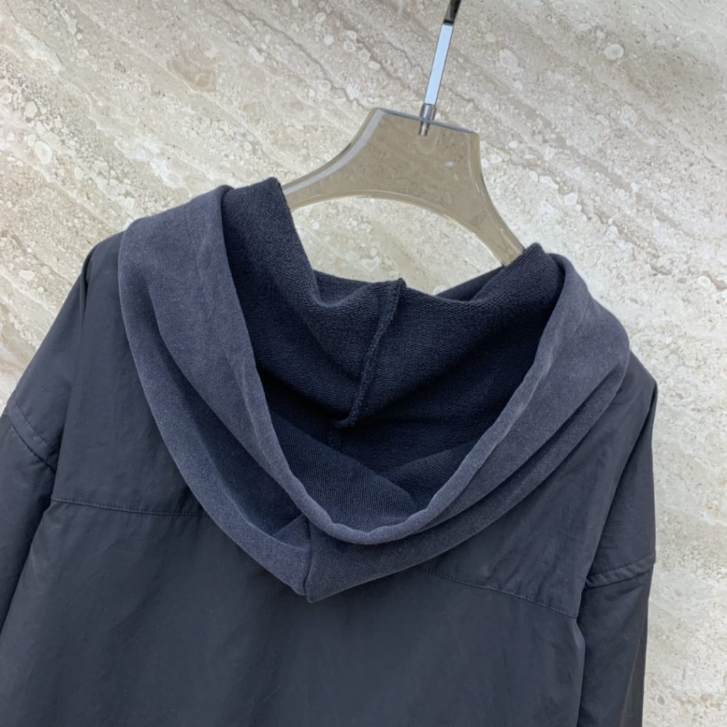 芸能人愛用 高級感あるバレンシアガ コピー フード付きパーカーコート