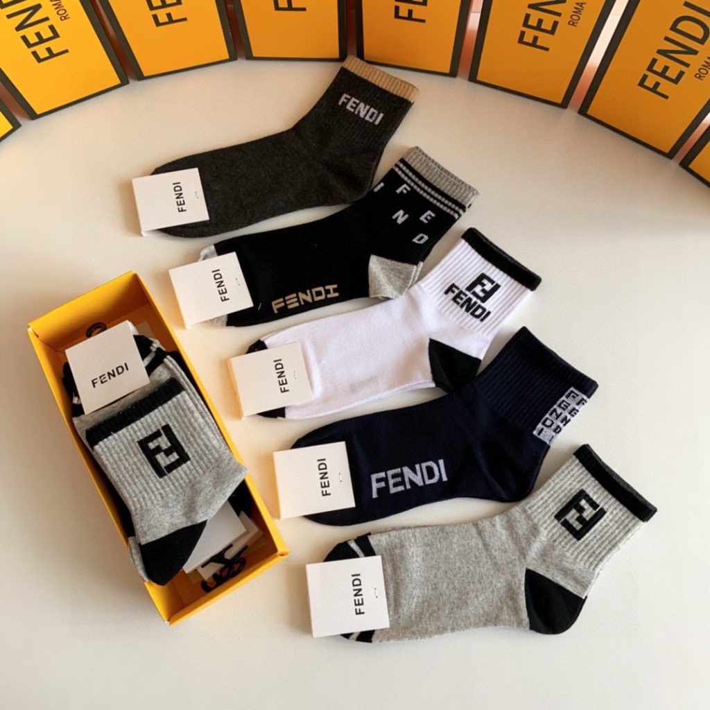  フェンディ 靴下Ｎ級品  抗菌防臭 吸汗速乾 5足組  激安通販