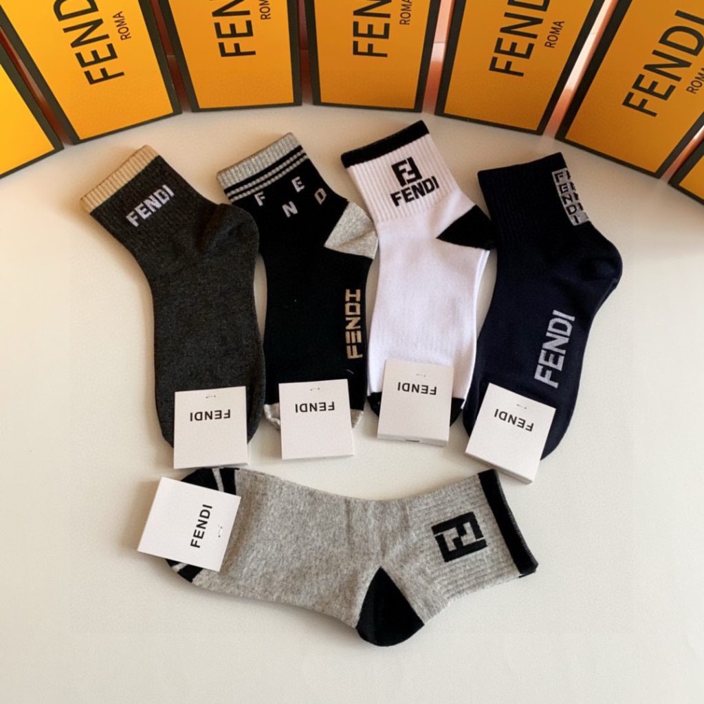 フェンディ 靴下Ｎ級品  抗菌防臭 吸汗速乾 5足組  激安通販