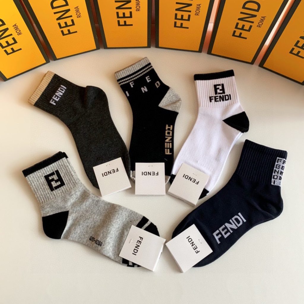  フェンディ 靴下Ｎ級品  抗菌防臭 吸汗速乾 5足組  激安通販