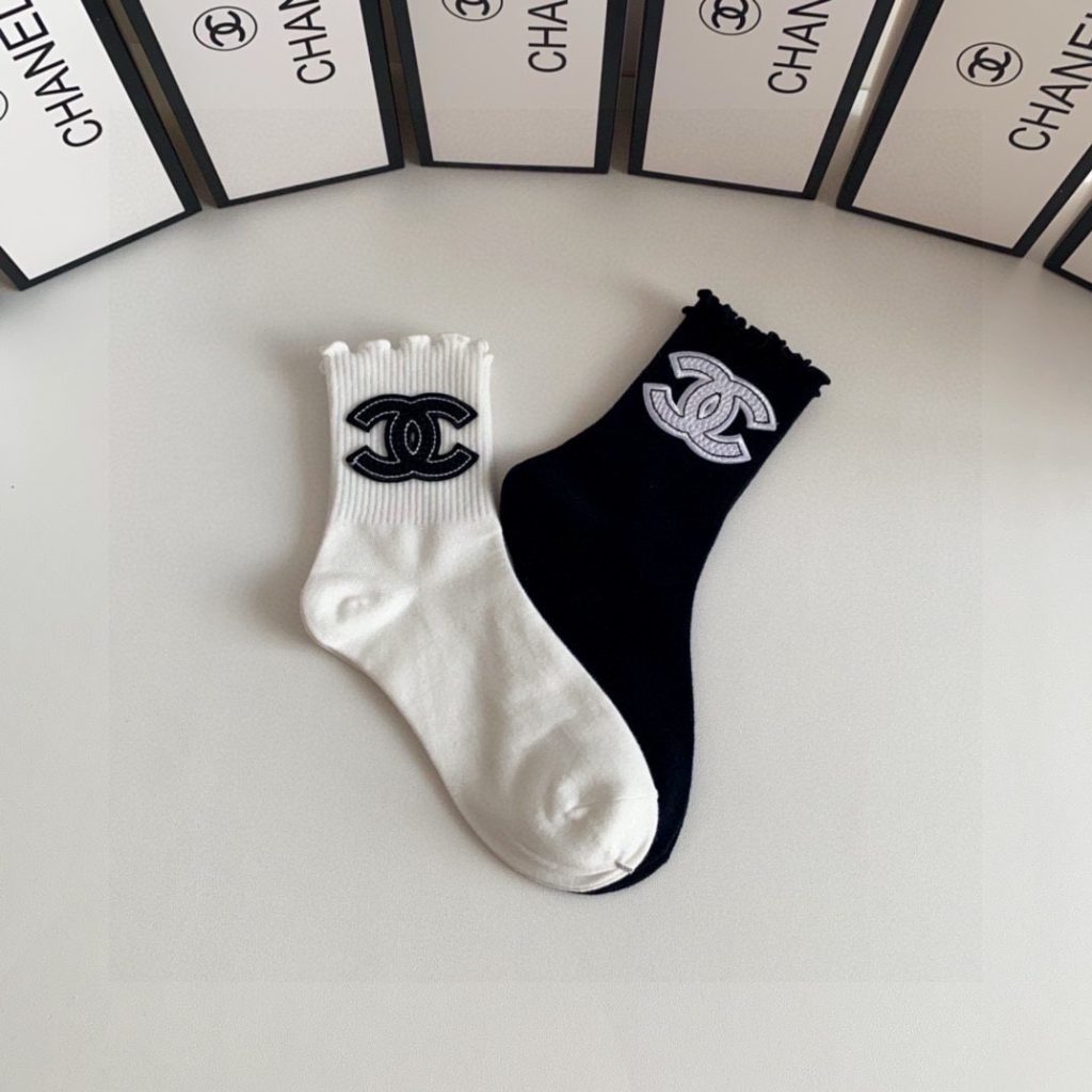 シャネル スーパーコピー 芸能人 靴下  業界最高い品質  激安販売 吸汗速乾 5足組