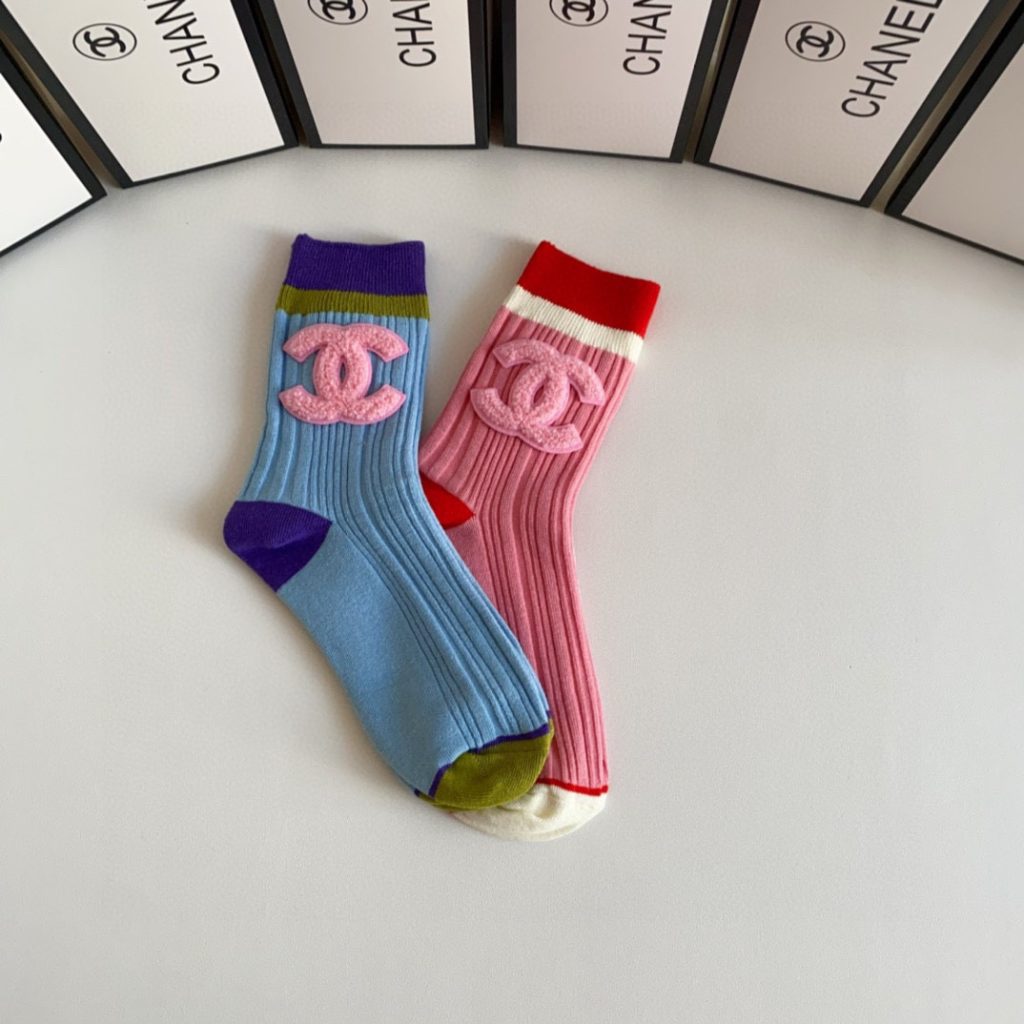 有名人の愛用品 シャネル スーパーコピー 一箱に2対 メンズ 抗菌 防臭靴下 激安通販