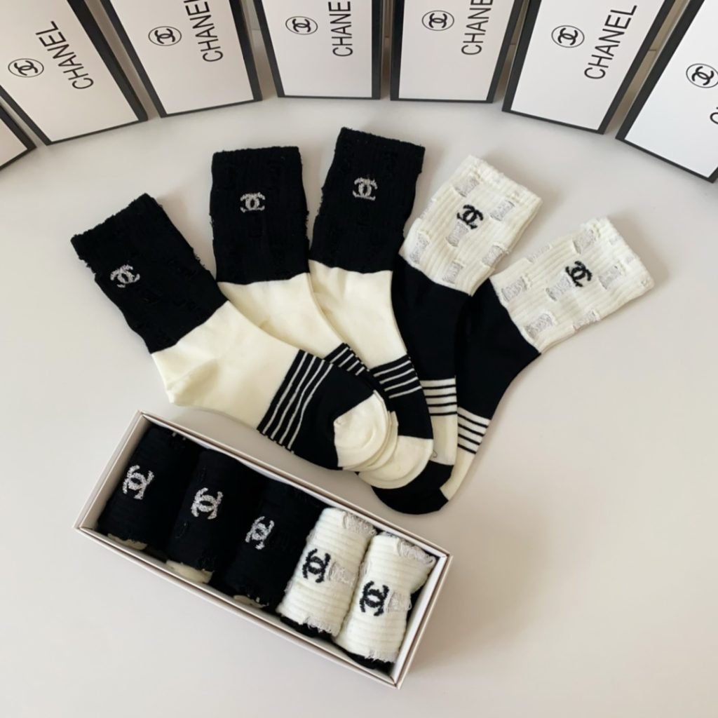 有名人の愛用品 プラダ スーパーコピー 一箱に5対 メンズ 抗菌 防臭靴下