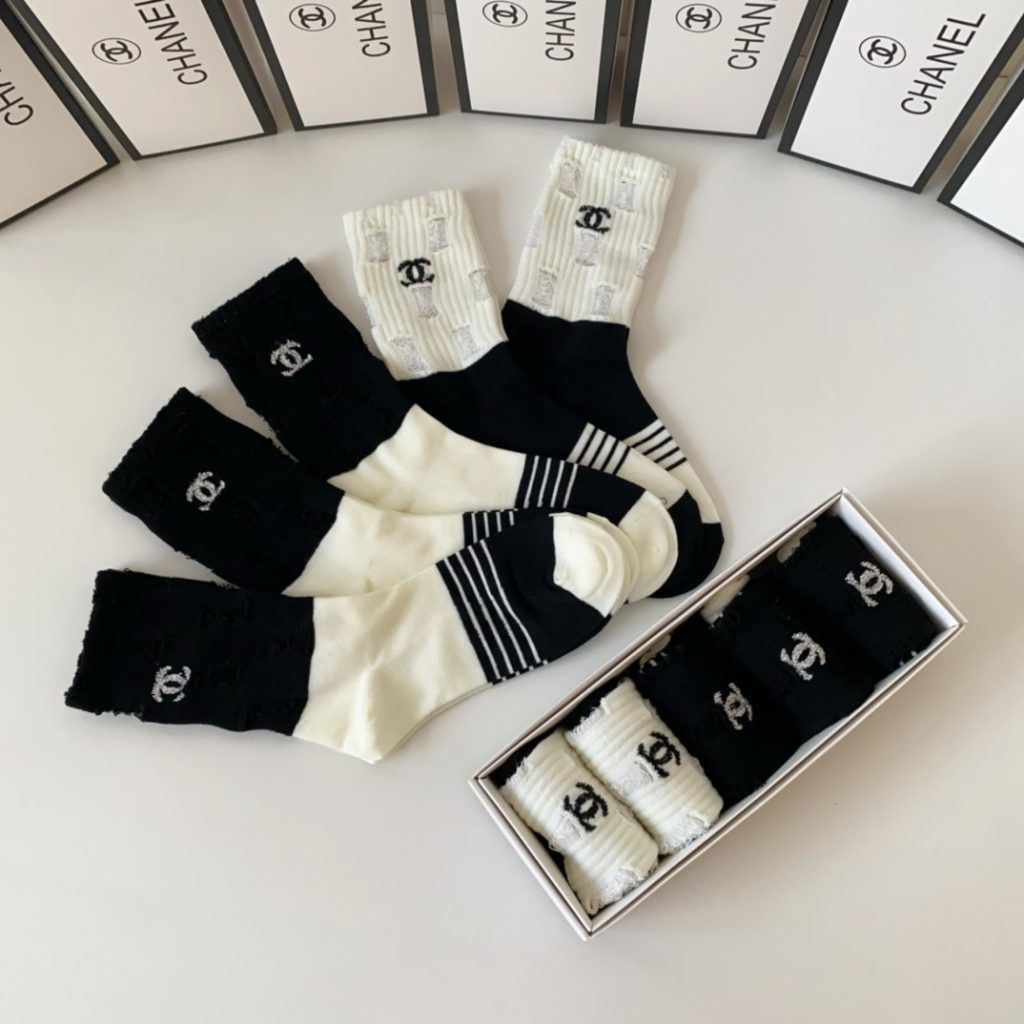 有名人の愛用品 プラダ スーパーコピー 一箱に5対 メンズ 抗菌 防臭靴下