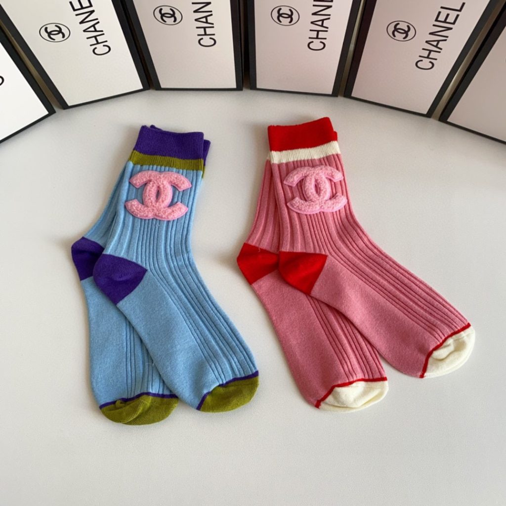 有名人の愛用品 シャネル スーパーコピー 一箱に2対 メンズ 抗菌 防臭靴下 激安通販