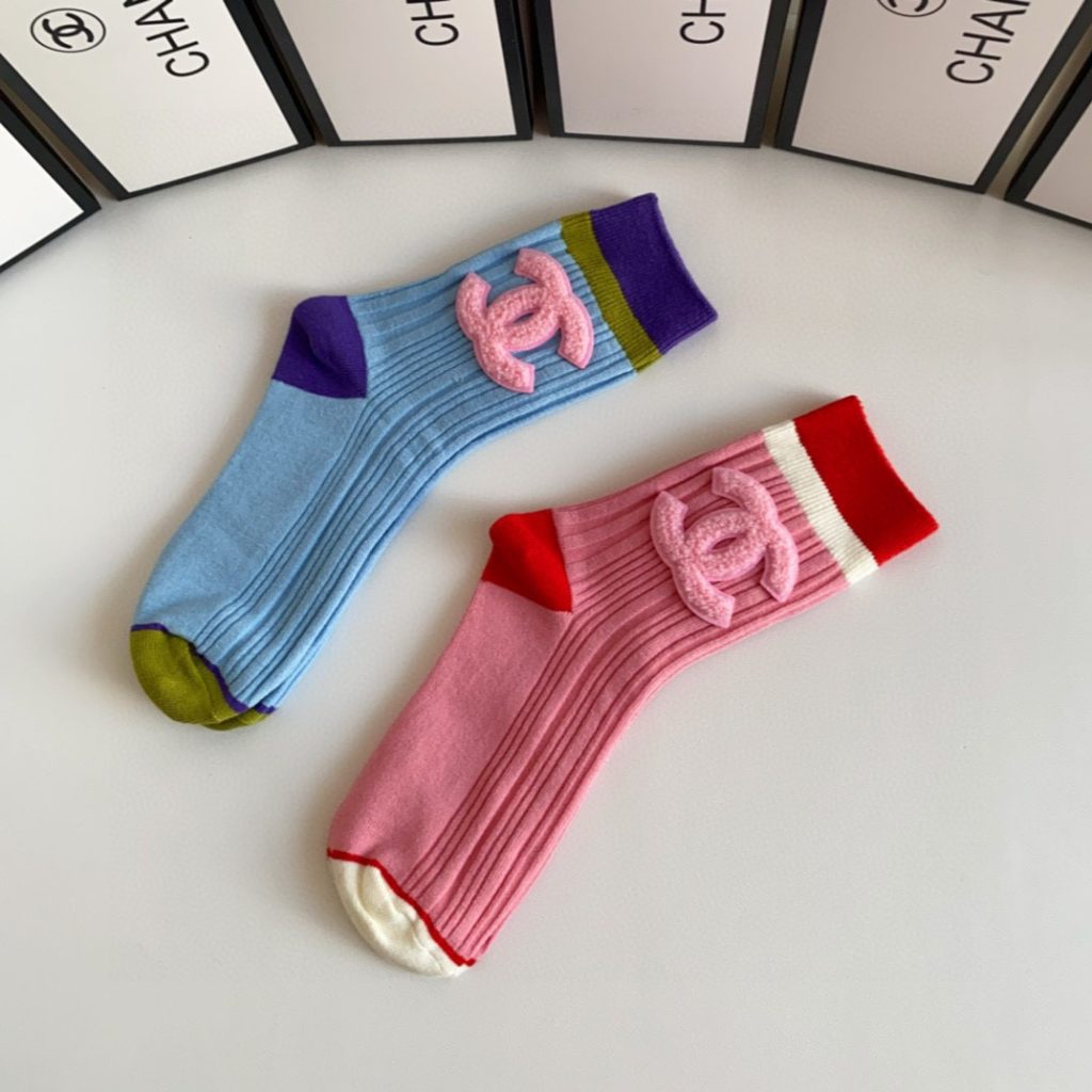 有名人の愛用品 シャネル スーパーコピー 一箱に2対 メンズ 抗菌 防臭靴下 激安通販