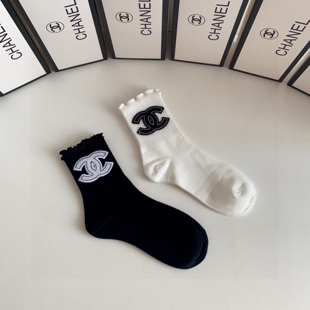 シャネル スーパーコピー 芸能人 靴下  業界最高い品質  激安販売 吸汗速乾 5足組