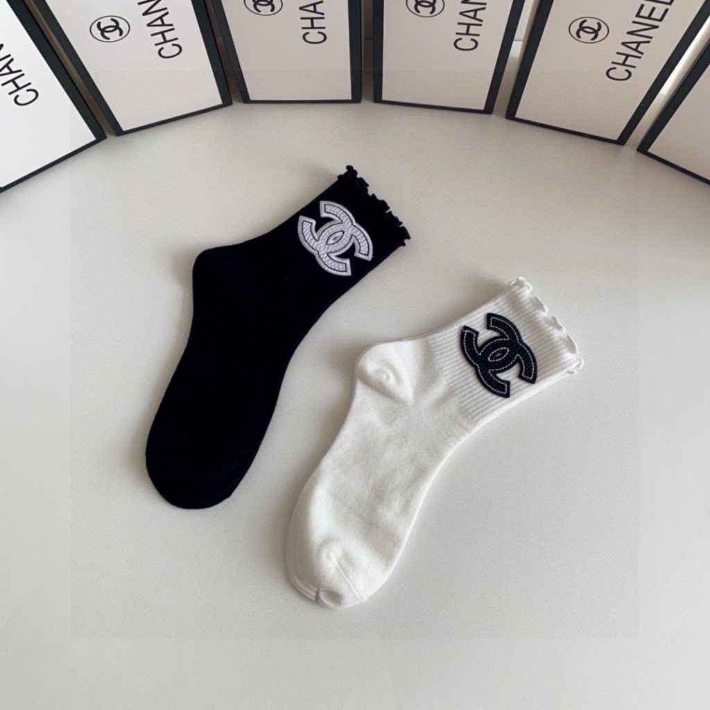 シャネル スーパーコピー 芸能人 靴下  業界最高い品質  激安販売 吸汗速乾 5足組