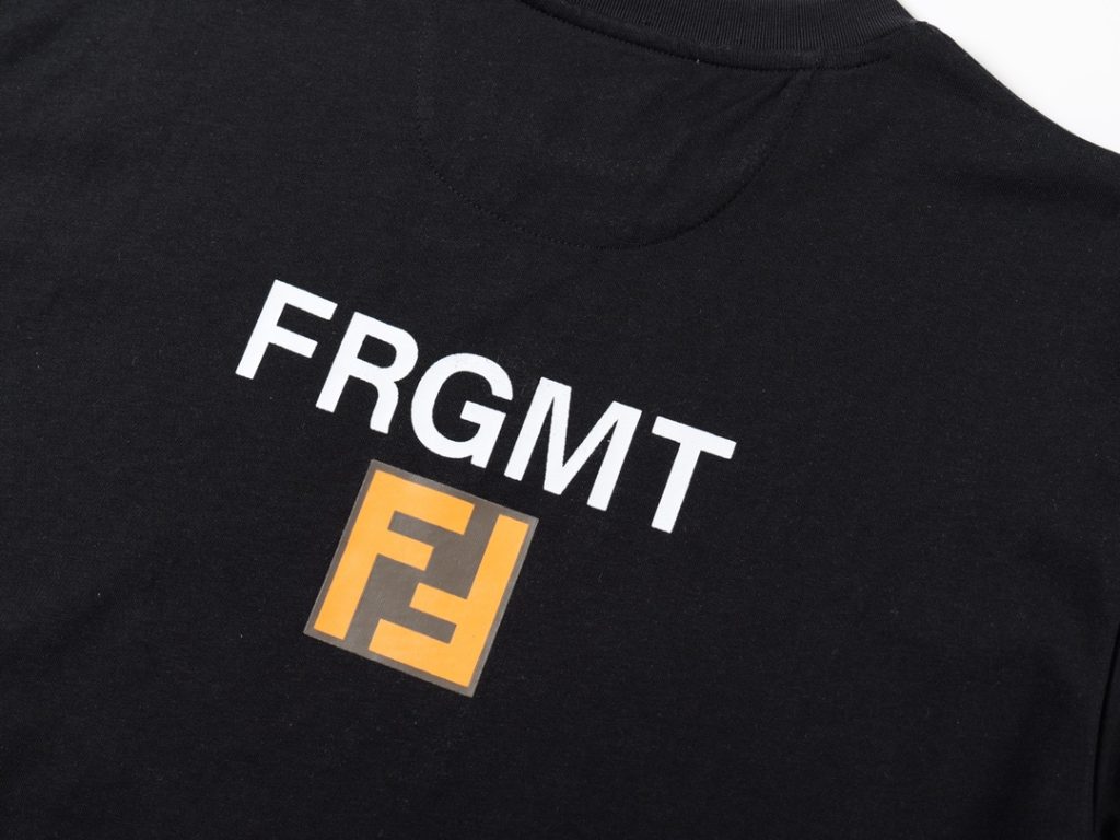 フェンディ  業界最高い品質  コピー  人気の新作ポケットモンスター 半袖Tシャツ