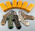 ルイヴィトン 偽物 限定販売 最高品質 抗菌防臭 吸汗速乾 中筒靴下 五足組