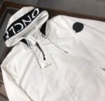 アイキャッチ モンクレール 偽物 ジップパーカ
