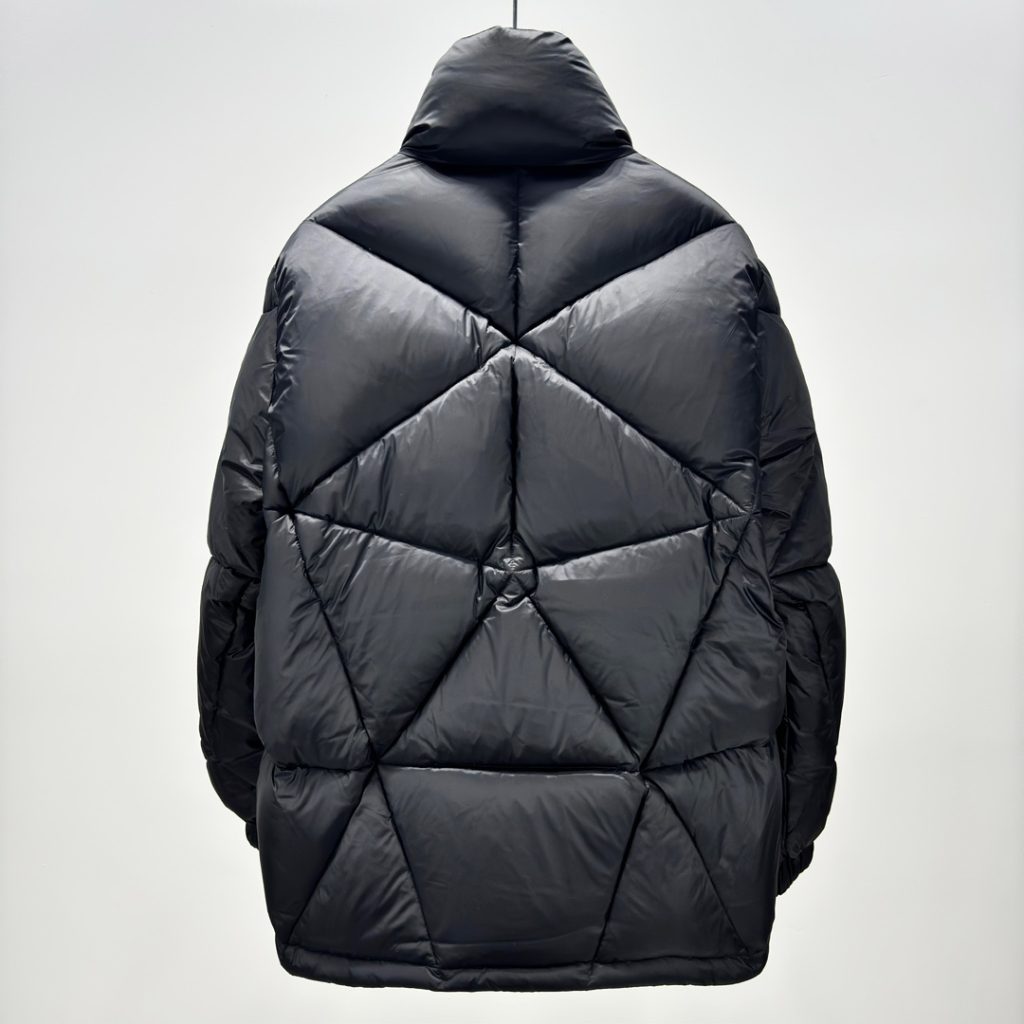 モンクレール 偽物 キーシーズンスタンドカラー冬服ダウンジャケット