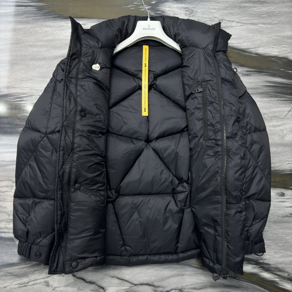 モンクレール 偽物 キーシーズンスタンドカラー冬服ダウンジャケット