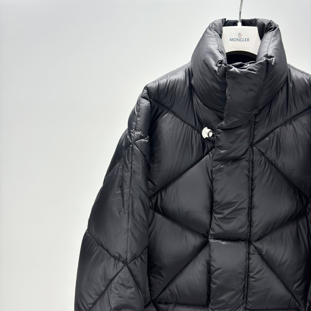 モンクレール 偽物 キーシーズンスタンドカラー冬服ダウンジャケット