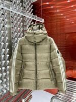 個性的 魅力的 心地よい コットン素材 モンクレール コピー アルファベットプリントダウンジャケット