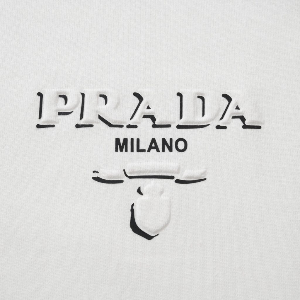  激安販売 プラダ コピー   芸能人 アルファベットプリントカジュアルTシャツ