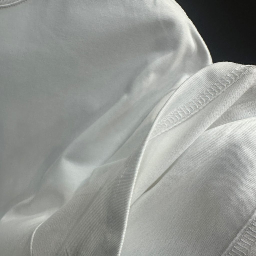 2024春夏定番 スーパーコピー グラフィティ プリントラウンドネック半袖Tシャツ