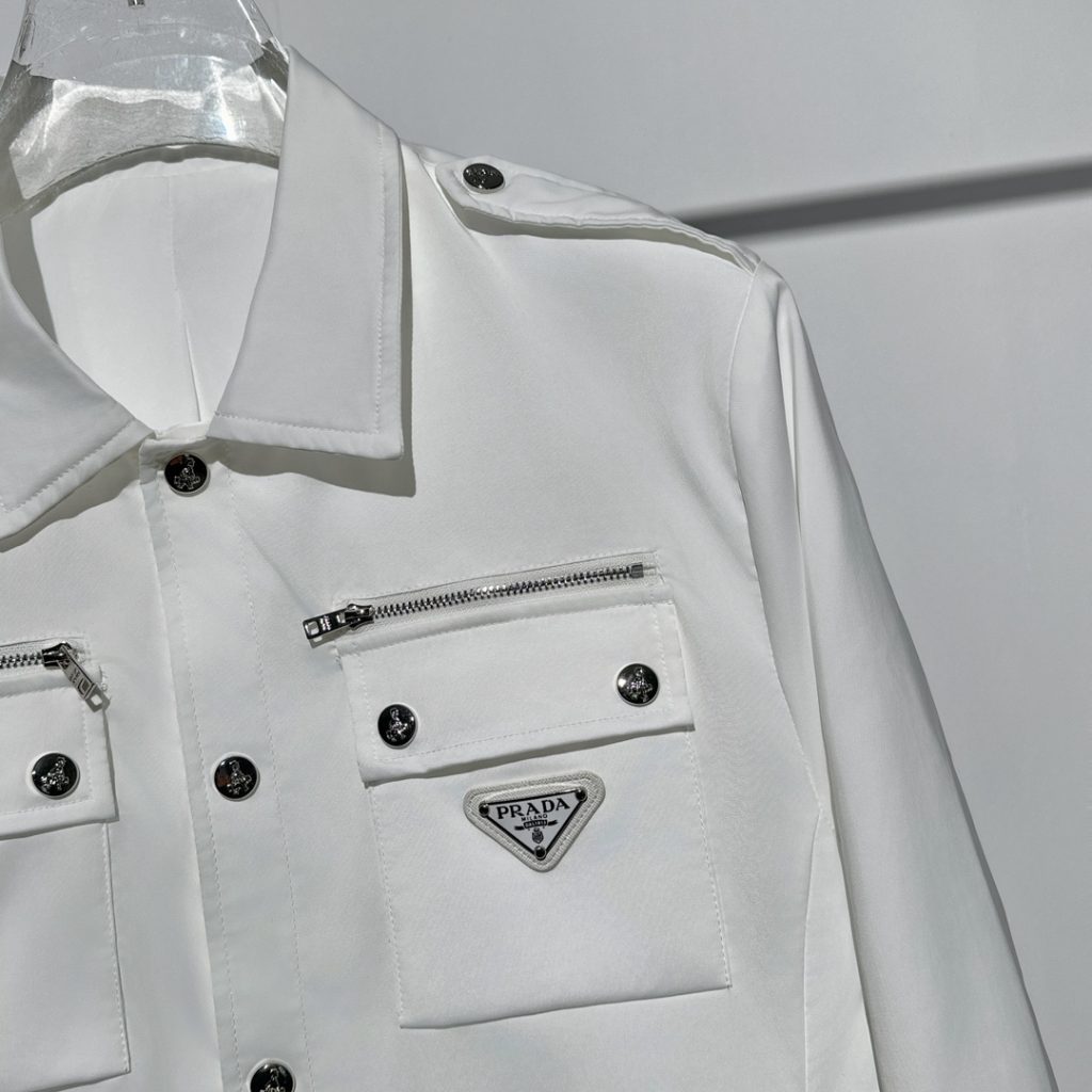 プラダ 入手困難 n級品 ミリタリーコートジャケット