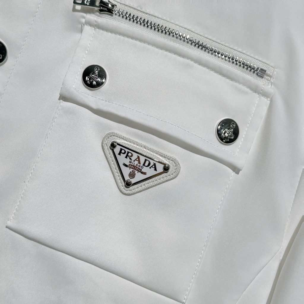 プラダ 入手困難 n級品 ミリタリーコートジャケット