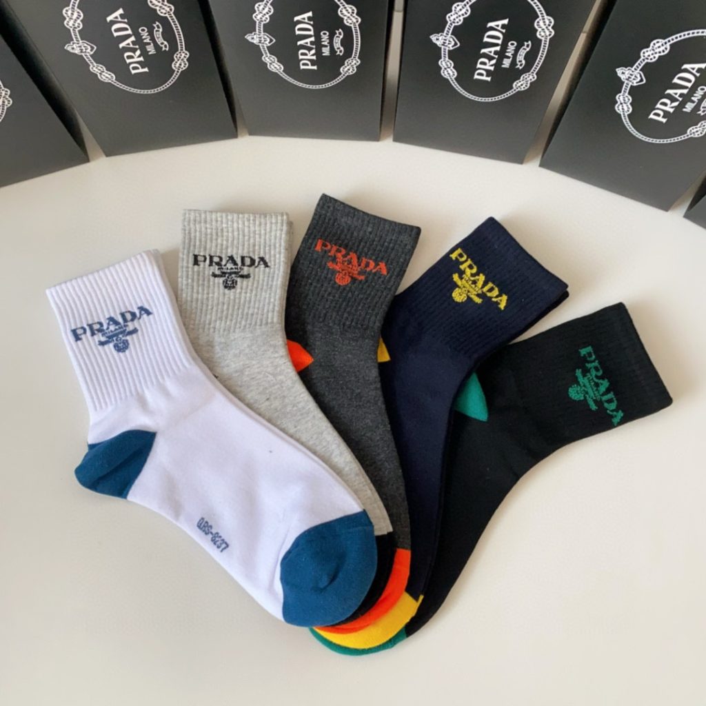 プラダ ソックススーパーコピー 品質保証 定番靴下