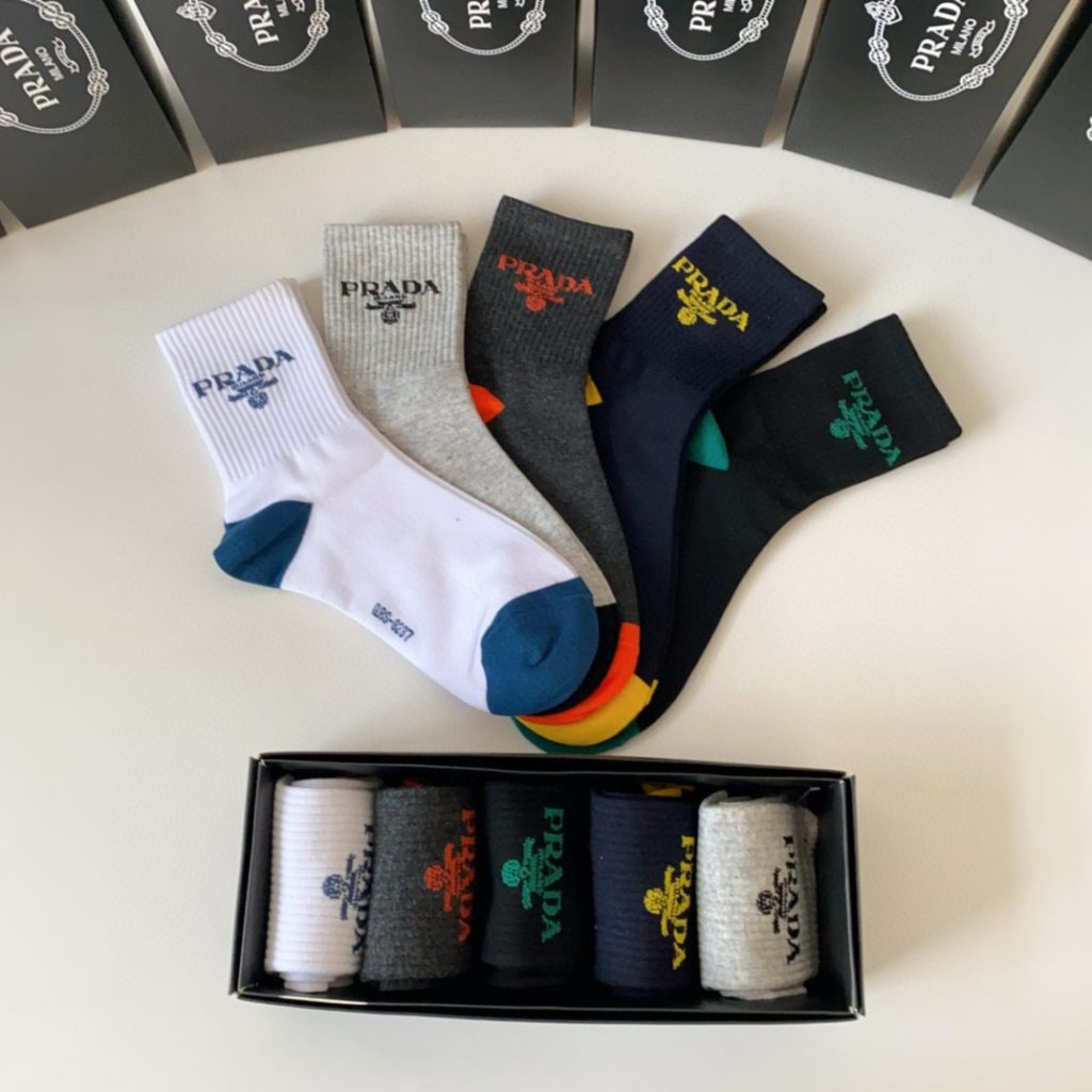 プラダ ソックススーパーコピー 品質保証 定番靴下