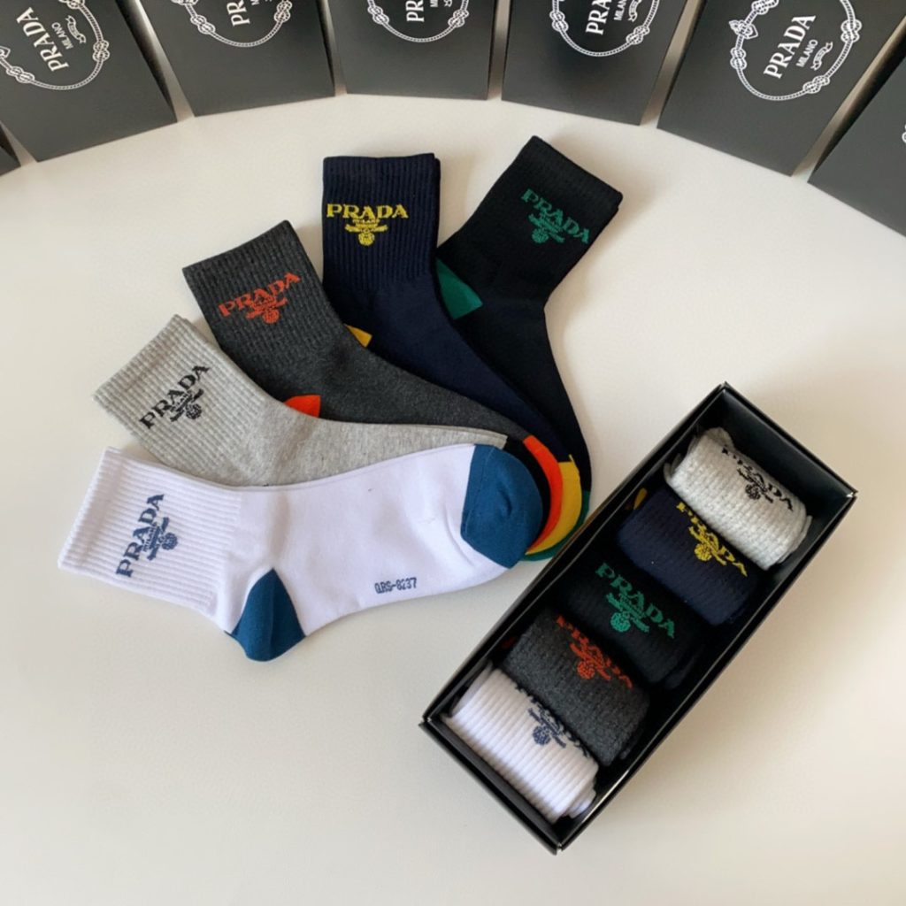プラダ ソックススーパーコピー 品質保証 定番靴下