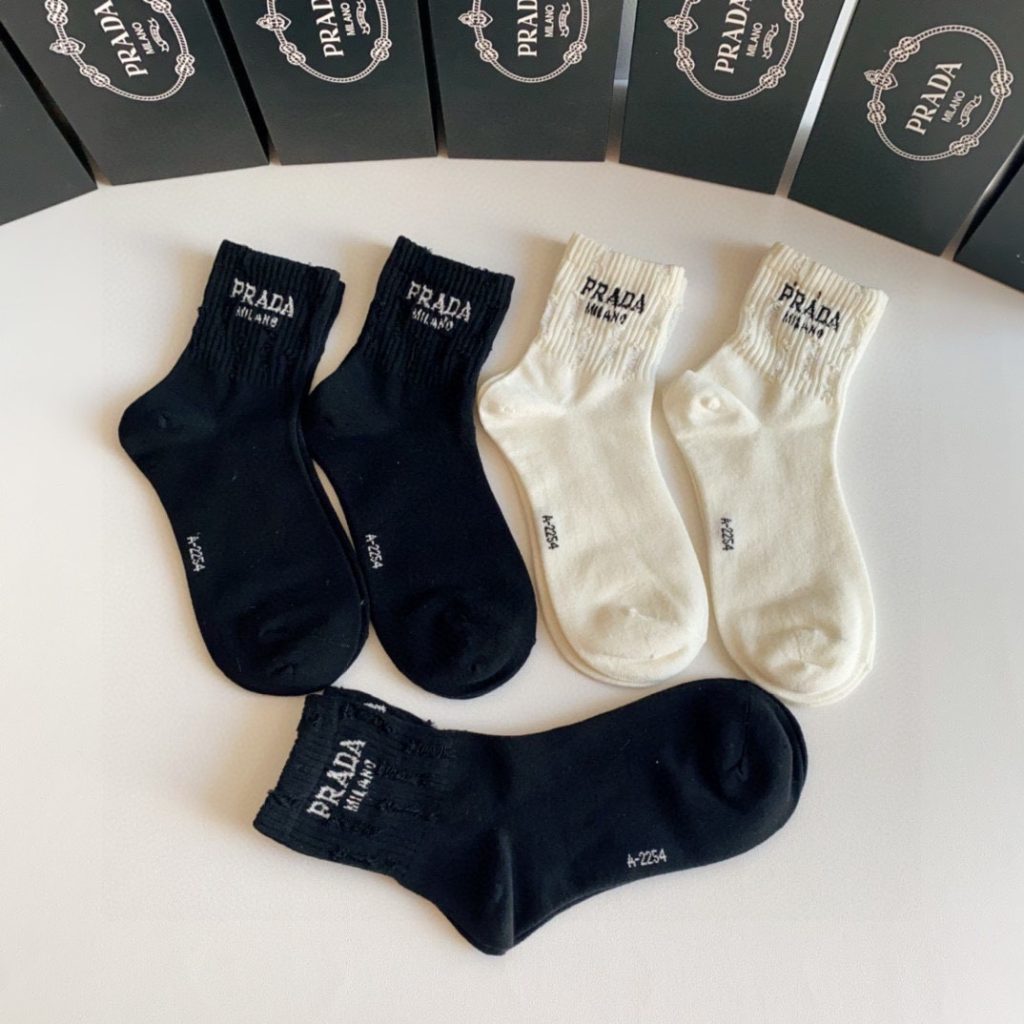 芸能人の愛用品 業界最高い品質 プラダ スーパーコピー 一箱に5対 抗菌 防臭靴下|スーパーコピーn級優良店 4 芸能人の愛用品 業界最高い品質 プラダ スーパーコピー 一箱に5対 抗菌 防臭靴下